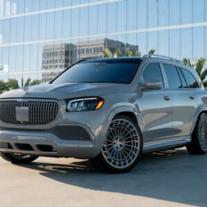 Kim Kardashian GLS 600