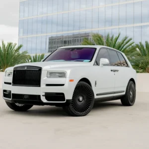 Rolls-Royce Cullinan (Tiffany Blue)
